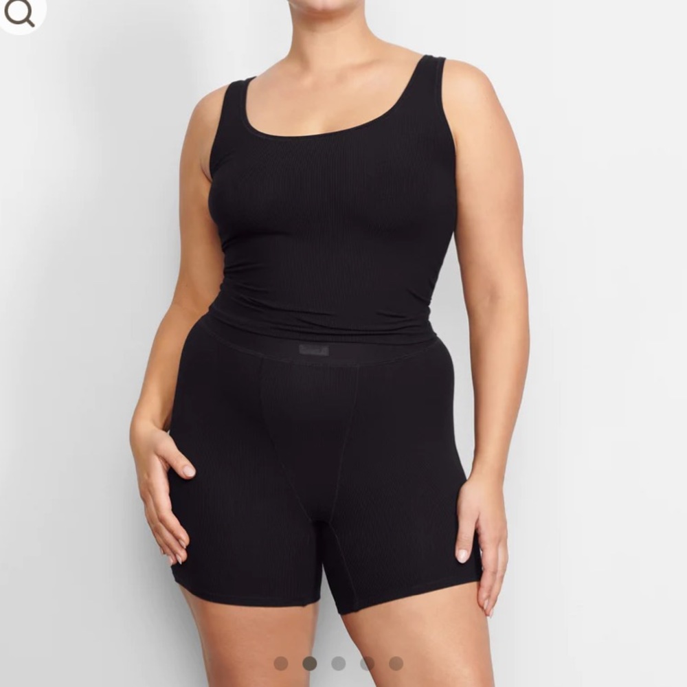 SKIMS Black Ribbed Scoop Tank